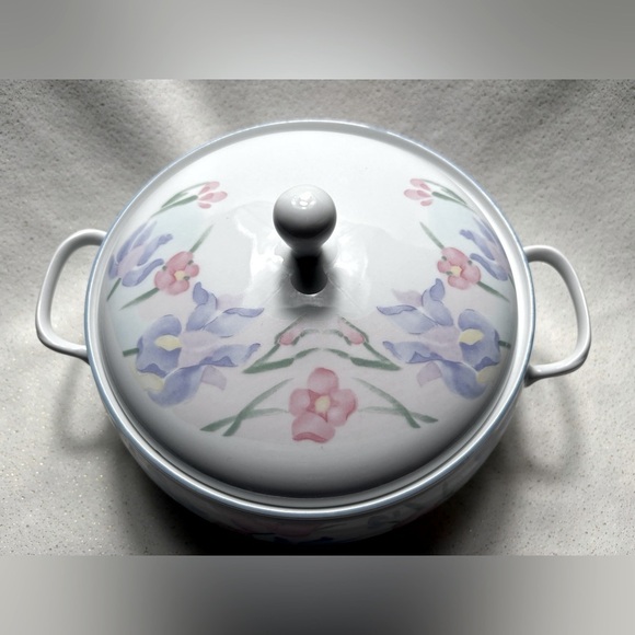 Prestige By Excel Fresh Flower Casserole Dish with Iris Pattern-Preowned EUC - Picture 1 of 6